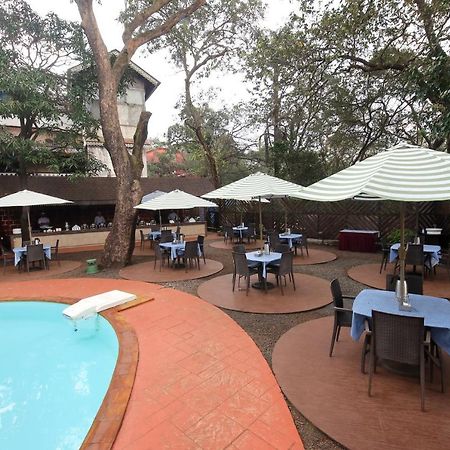 Westend Hotel Matheran Exterior photo