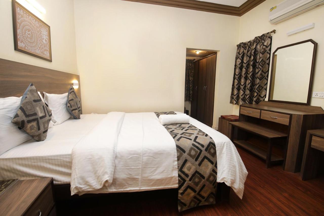 Westend Hotel Matheran Exterior photo