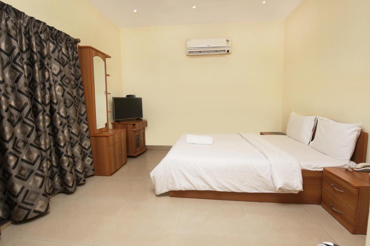 Westend Hotel Matheran Exterior photo