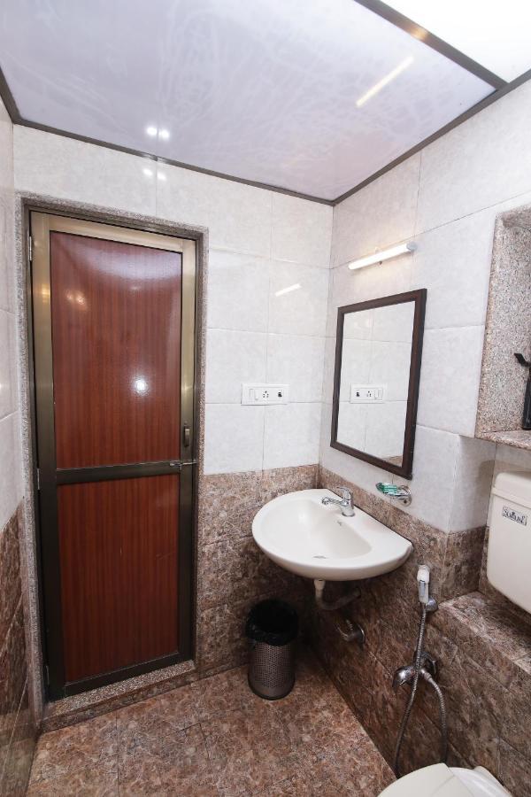 Westend Hotel Matheran Exterior photo